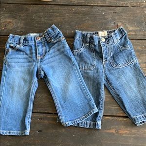 Bundle of 2 pairs of jeans for babies